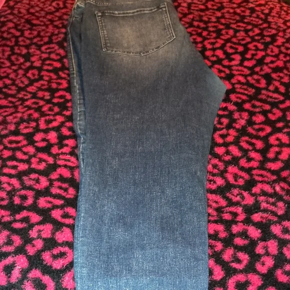True Religion Women's Skinny Jeans in Medium Blue Denim - Picture 5 of 6